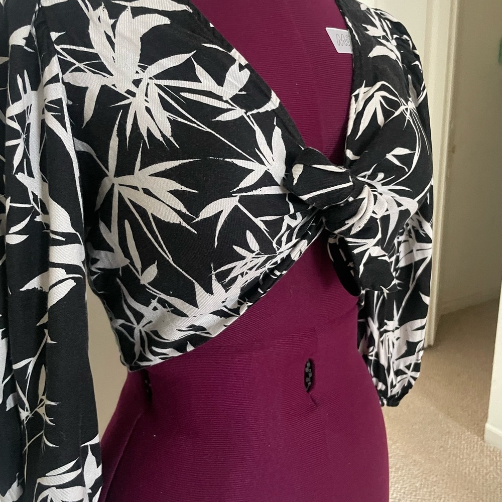 Express Black and White Bamboo Print Blouse